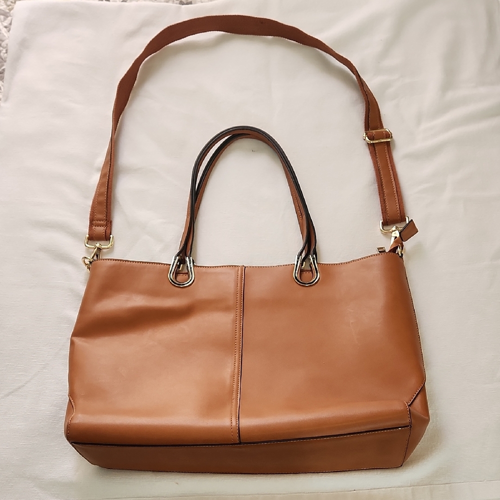 Elegant Tan Shoulder Bag